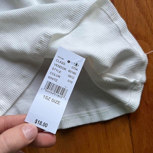 brandy Melville ada top BNWT - Picture 6 of 6